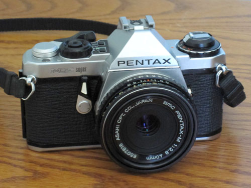 pentax me super 35mm camera with 40mm lens